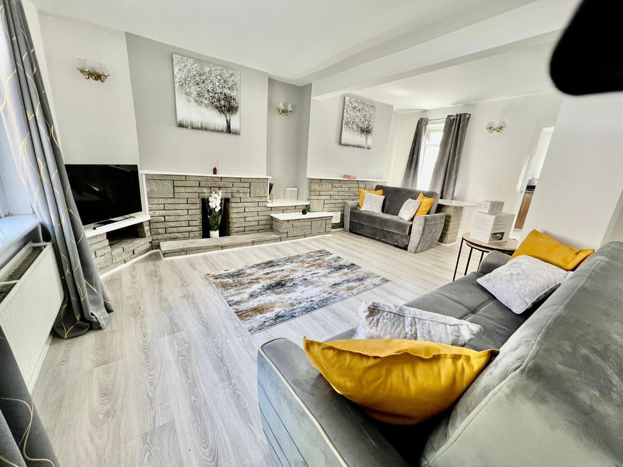Executive 3 Bedroom Port Talbot Town Centre Margam Sleeps 7 Eksteriør bilde